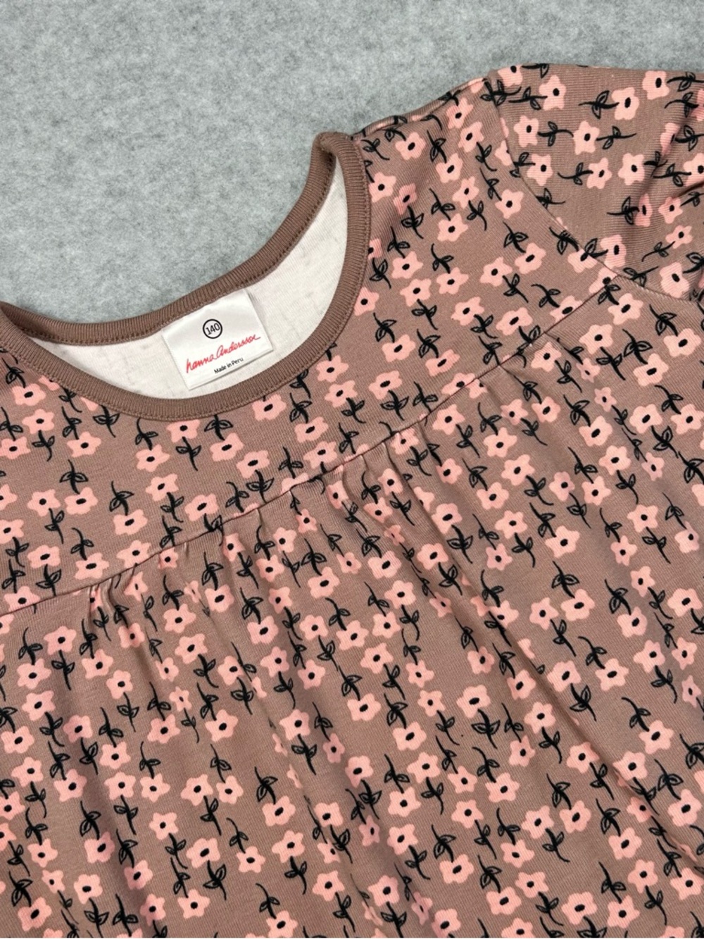 Hanna Andersson Brown Top with Pink Floral‎ Print